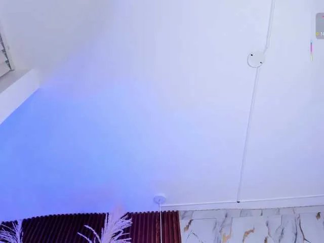 Emma-white on BongaCams 