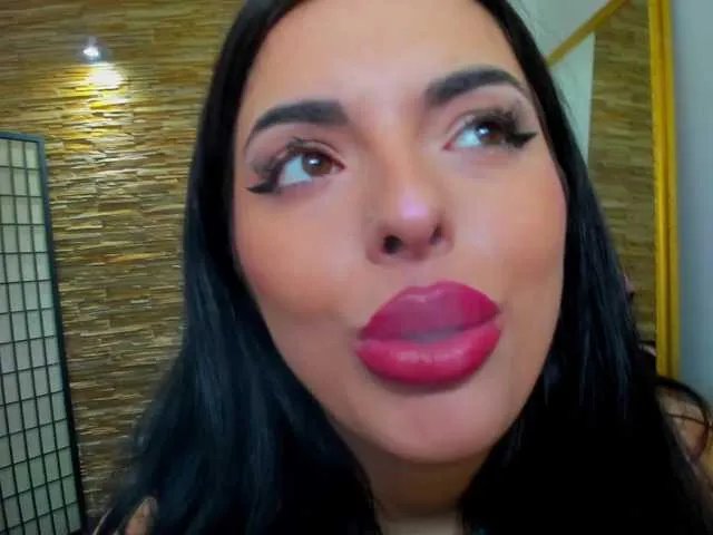 JessyBee on BongaCams 