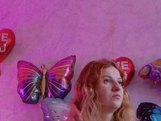 ladybigsmile from BongaCams