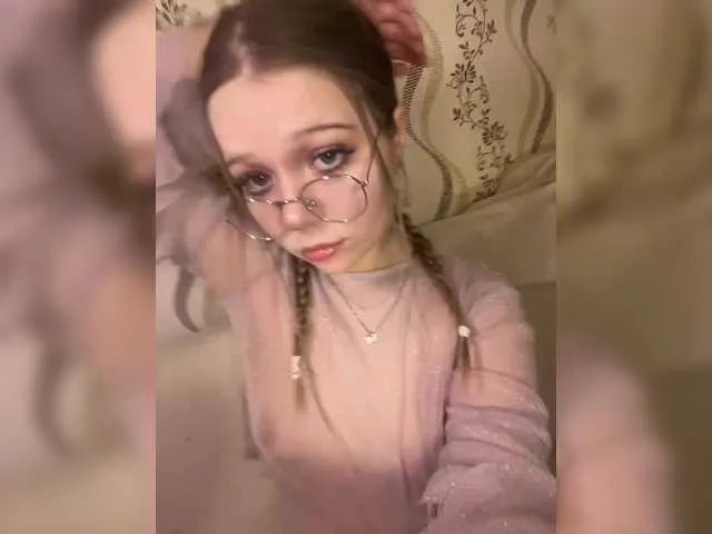 MelMooon on BongaCams 