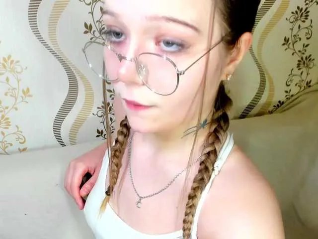 MelMooon on BongaCams 