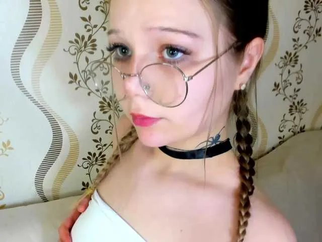 MelMooon on BongaCams 