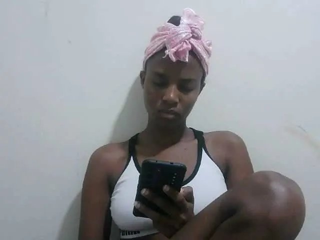 Tatswee on BongaCams 