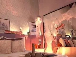 ellediane on CamSoda 