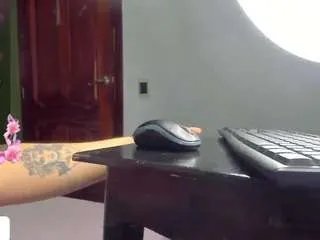 vaiin-sexual on CamSoda 