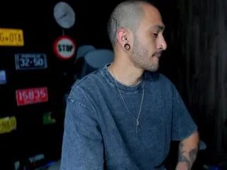 daamian_cox on Flirt4Free 