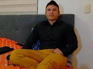 danny_musclehot on Flirt4Free 