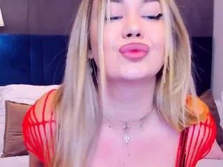 lola_swanson on Flirt4Free 