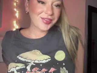 sexxxy_lexxy on Flirt4Free 