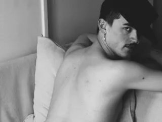 william_gramain on Flirt4Free 