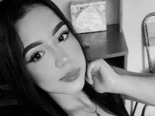 EmmilyMartinez on Streamate 