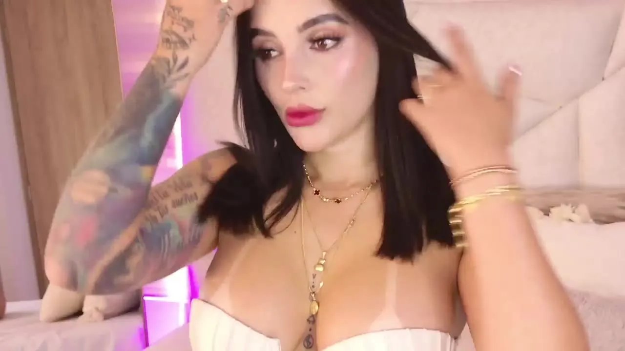 BellaColeman on Streamray 