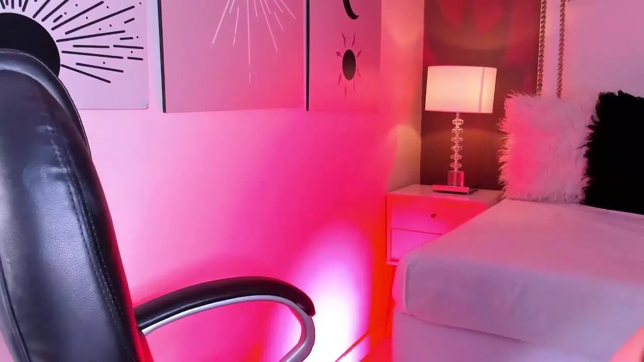 SelenaEvans on Streamray 