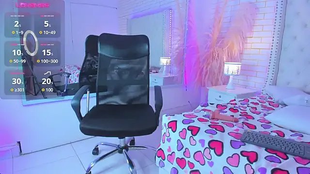 _Emma_whiitee_ on StripChat 