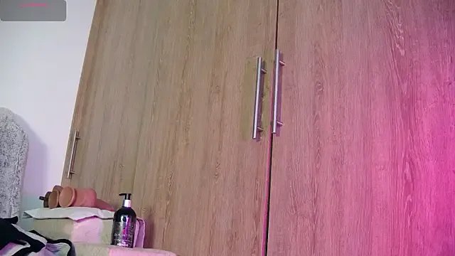 Aidaadams from StripChat