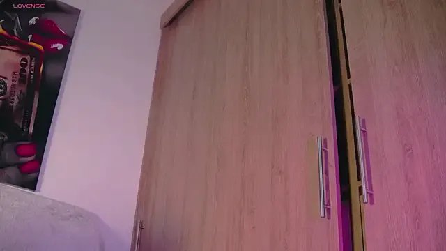 Aidaadams from StripChat