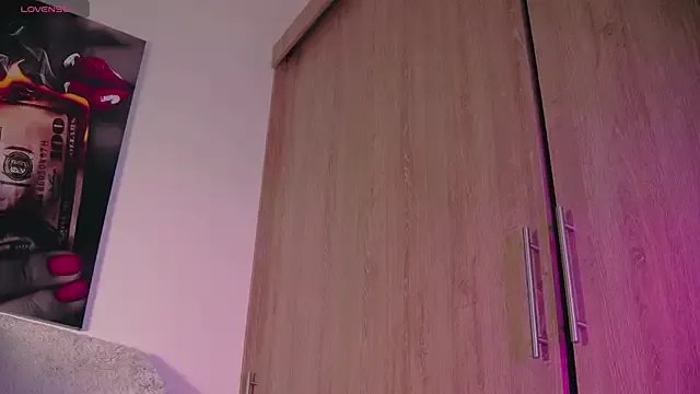 Aidaadams from StripChat