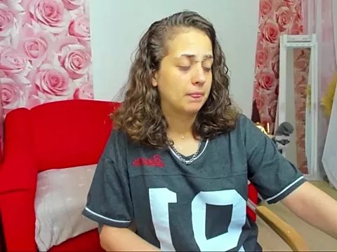 AlmaFancy on StripChat 