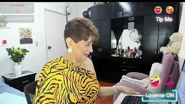 Angelina_Stone_65 from StripChat