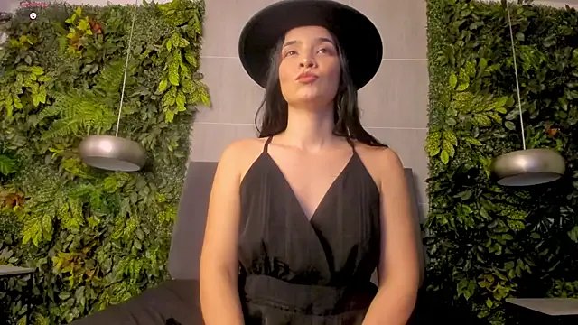 DannaBelucci on StripChat 