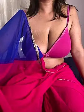 DevineDevilQueen from StripChat