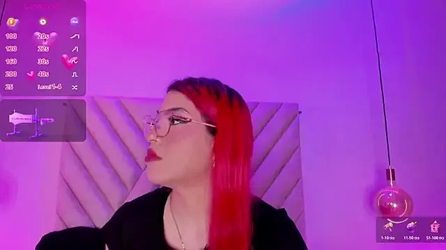 EmmaSwift_ on StripChat 