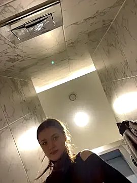 KittyQueeny on StripChat 