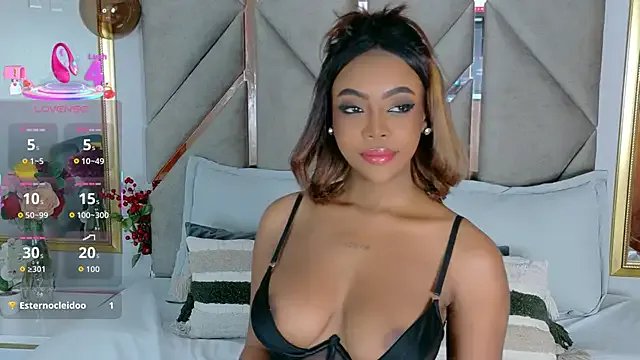 Lola_King on StripChat 