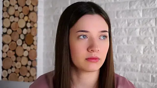 LowOncoming on StripChat 