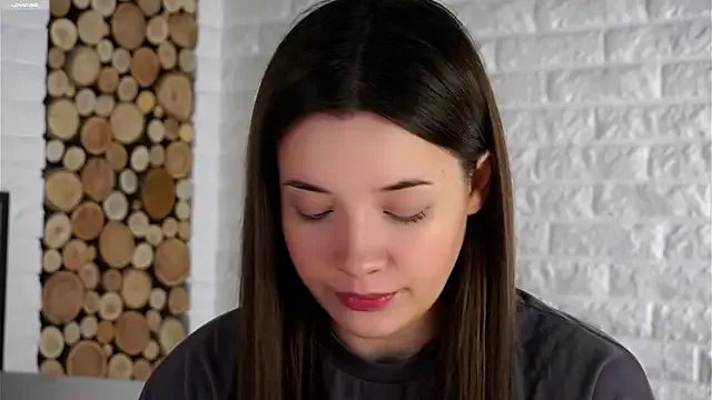 LowOncoming on StripChat 