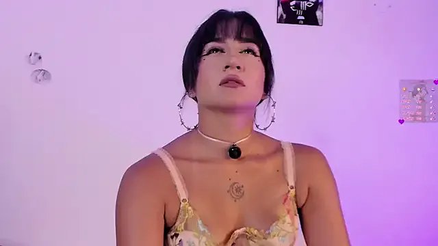 Maggie_1 on StripChat 