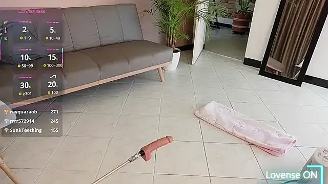 Saly_Moon1 from StripChat