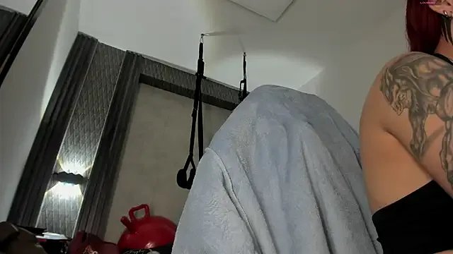 selene_red_ on StripChat 