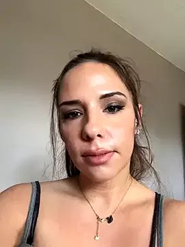 SweetBella95_ on StripChat 