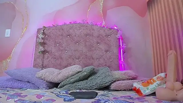 violet_taylor_ from StripChat