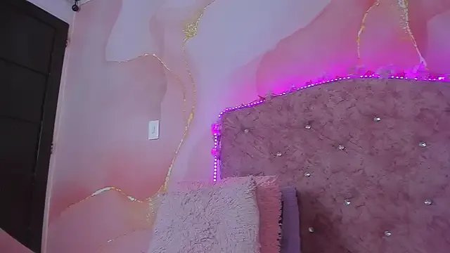 violet_taylor_ from StripChat