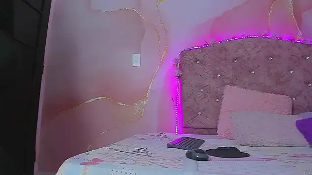 violet_taylor_ from StripChat