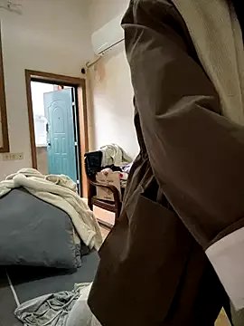 xiiuuff18 from StripChat