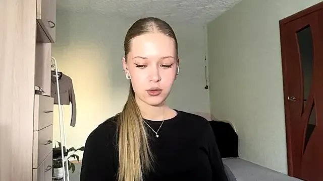 ZaidaSchwarten from StripChat